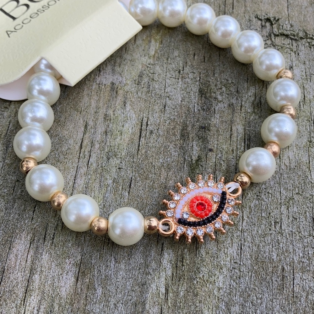 ⚜️Eye of Protection Pearl Bracelet! NWT!